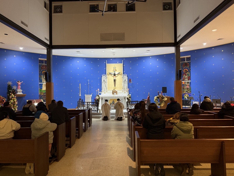 IMG_1097.jpeg The eucharistic exposition service in the Marian chapel